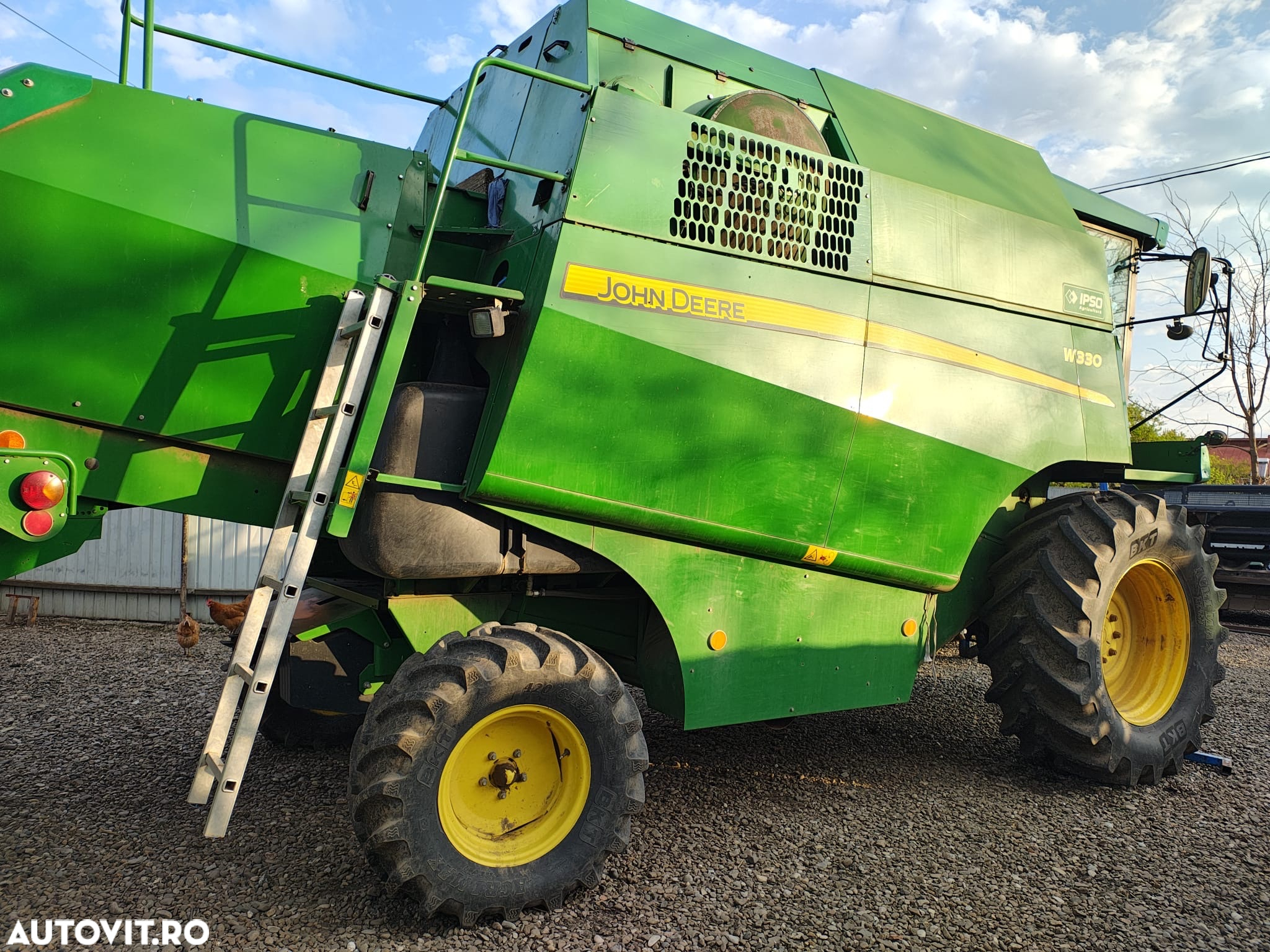 John Deere W330 - 5