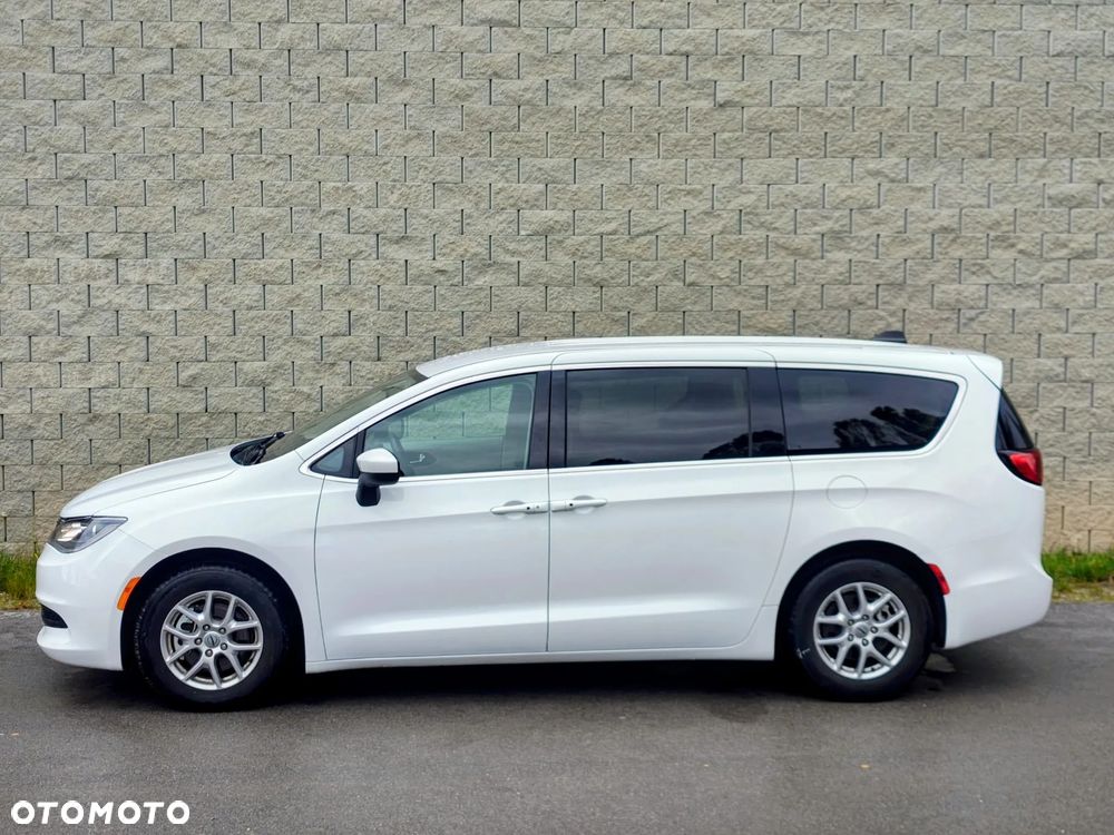 Chrysler Pacifica - 8