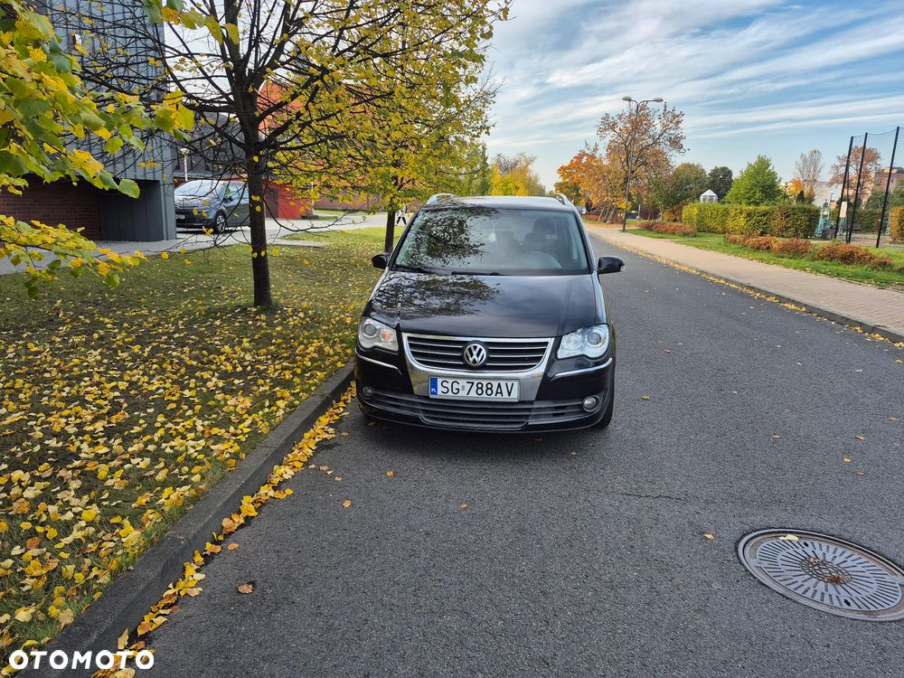 Volkswagen Touran 2.0 TDI Highline - 17