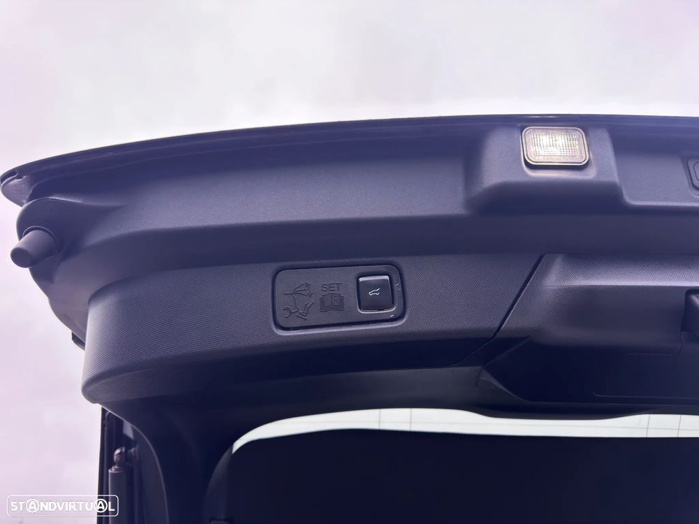 Ford Mustang Mach-E AWD GT - 44