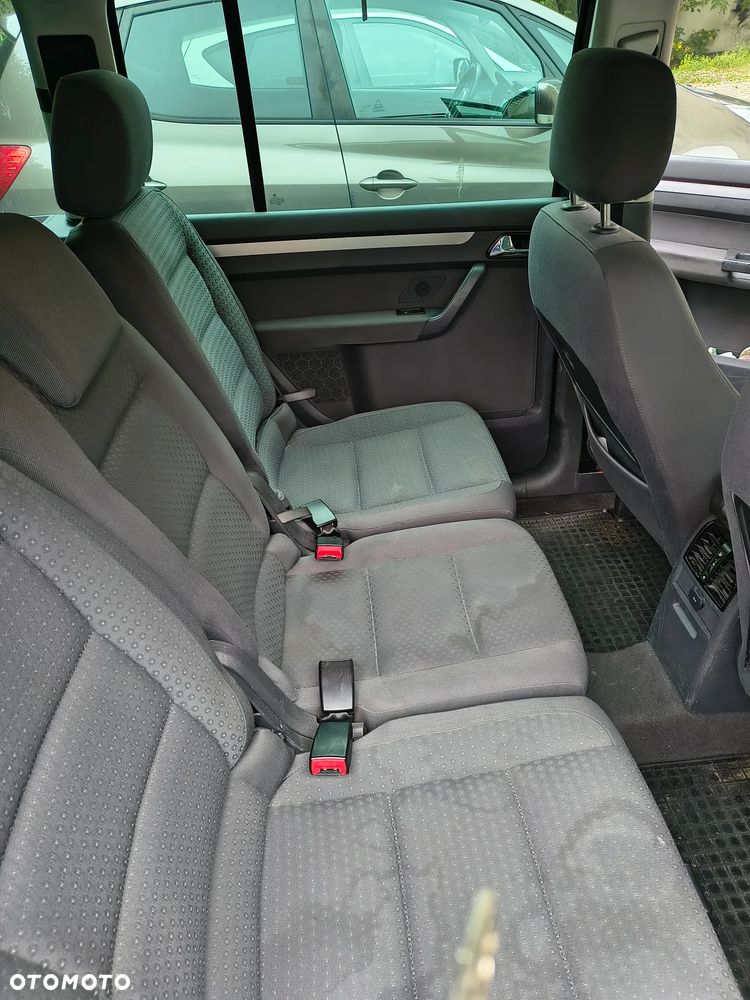 Volkswagen Touran - 9