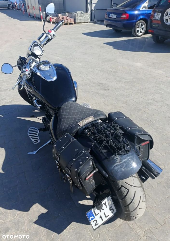 Suzuki Intruder - 3
