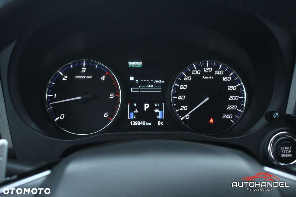 Mitsubishi Outlander - 13