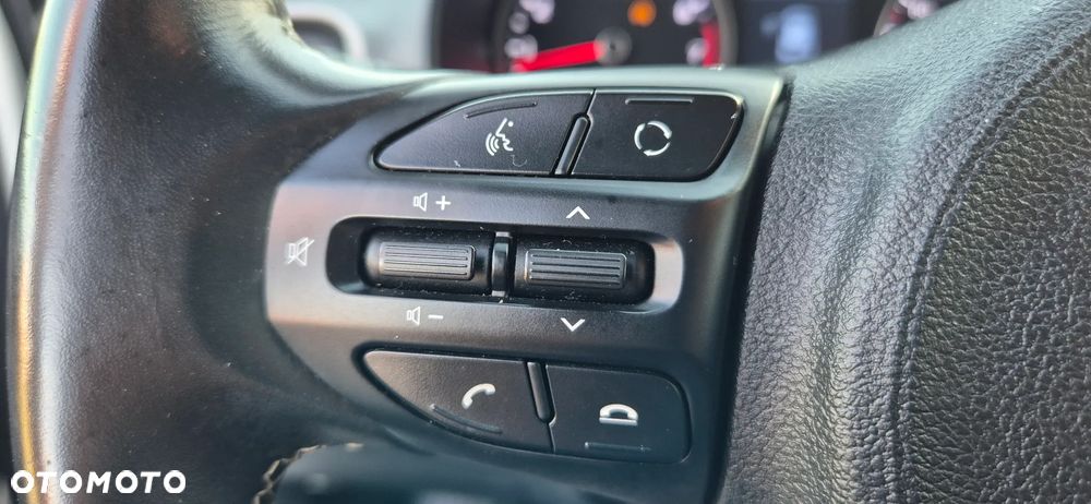 Kia Stonic 1.4 L - 23
