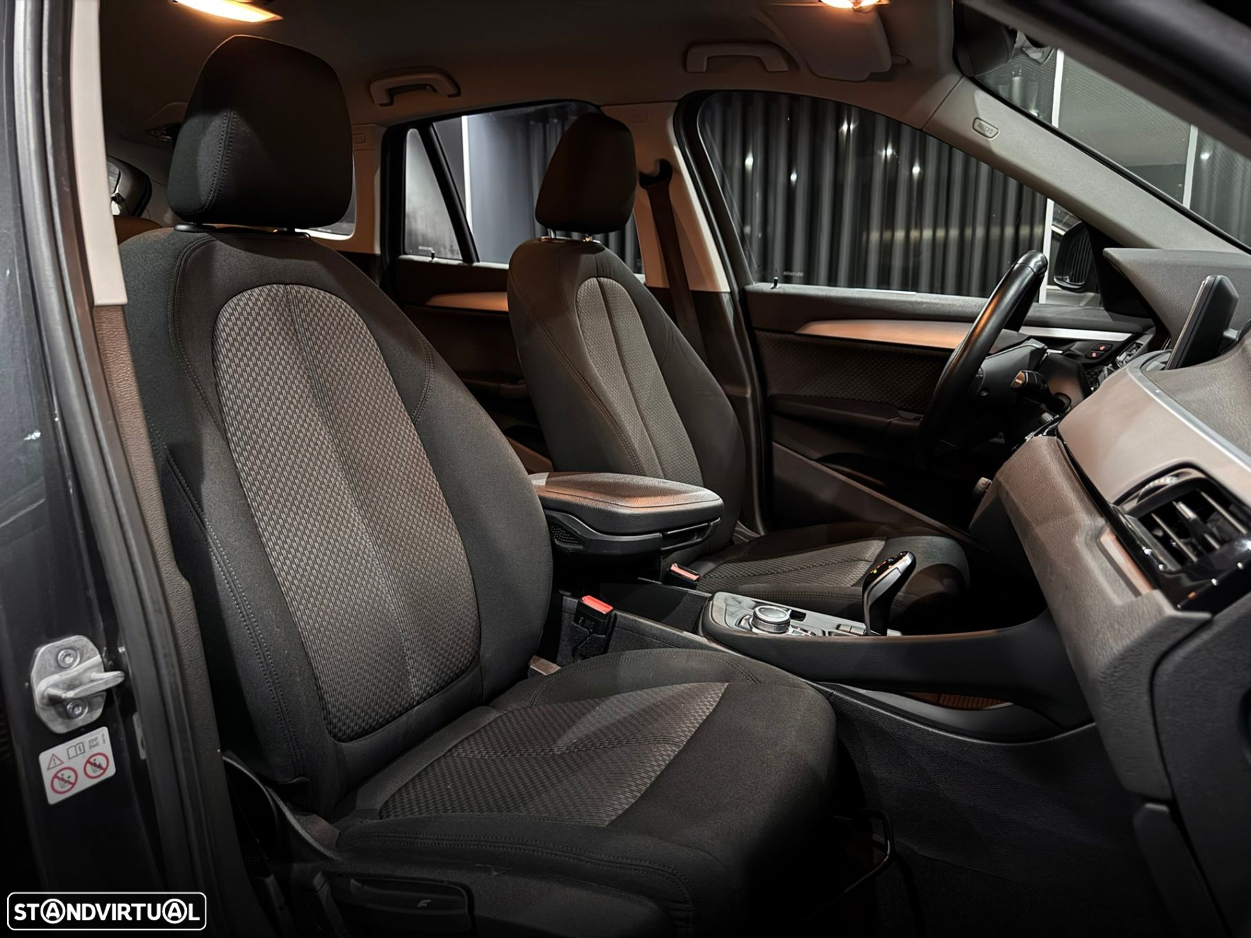BMW X1 16 d sDrive Pack Essence Auto - 33