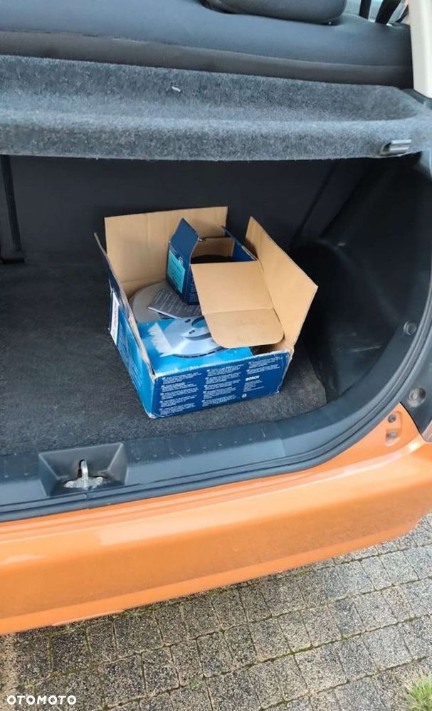 Daihatsu Trevis - 15