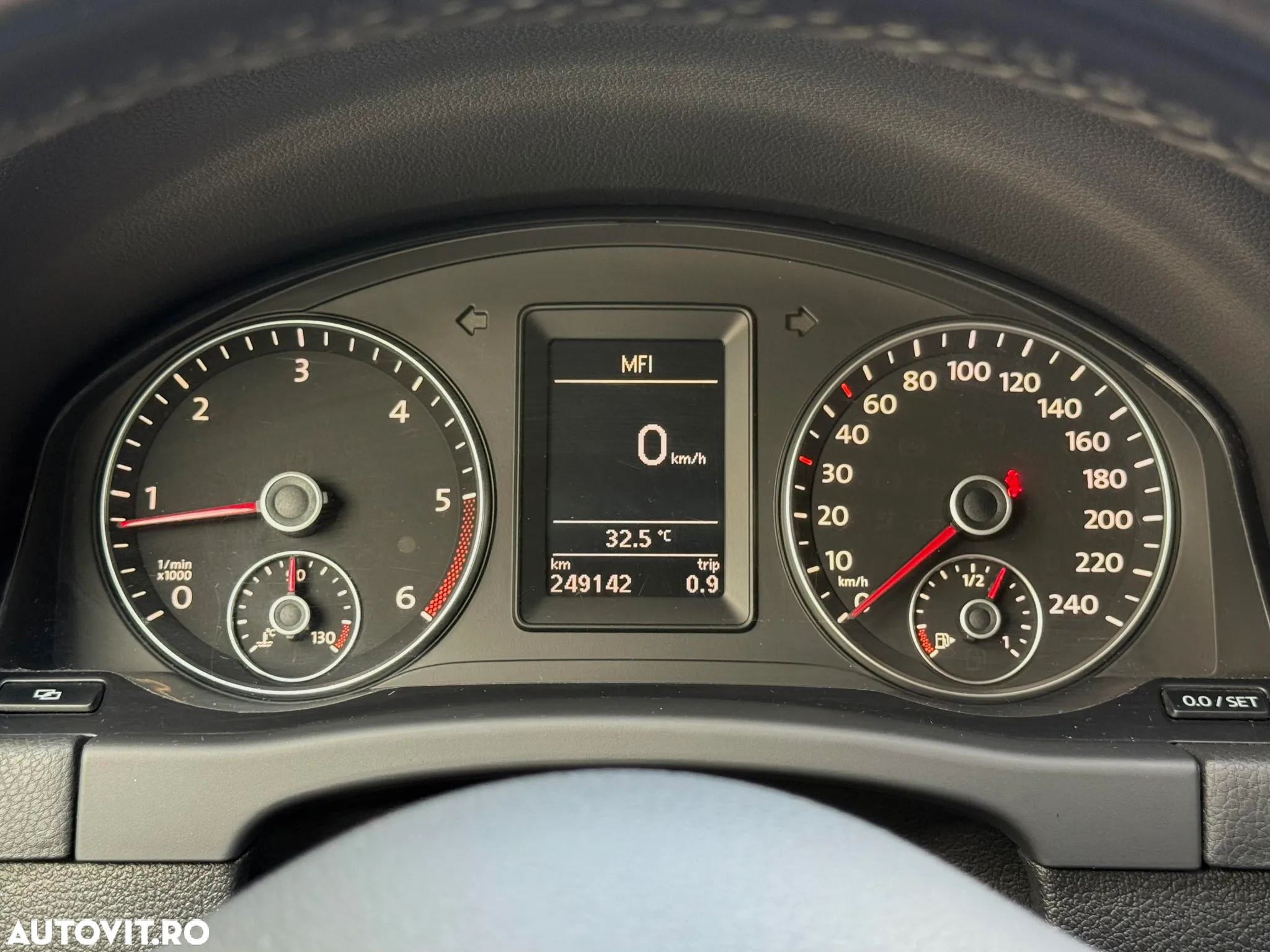 Volkswagen Golf Plus 1.6 TDI DPF DSG Comfortline - 9