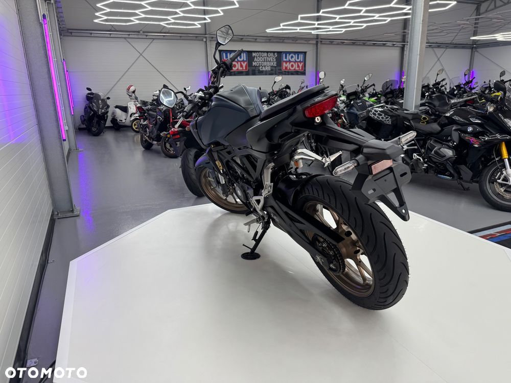 Honda CB - 8