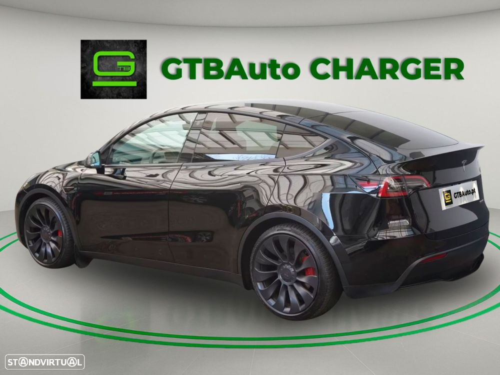 Tesla Model Y - 11