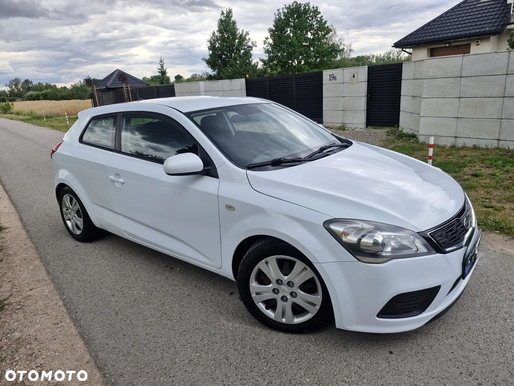 Kia Ceed 1.6 CRDi 90 ISG Spirit - 1