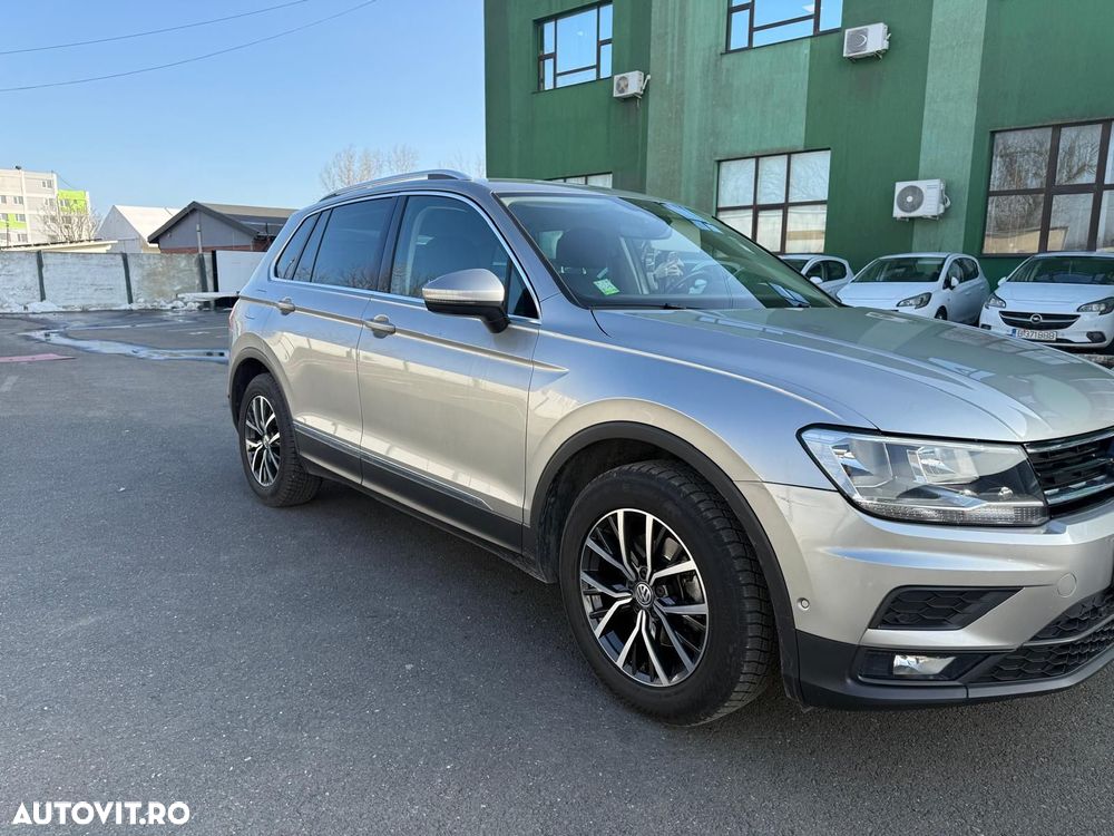 Volkswagen Tiguan - 2