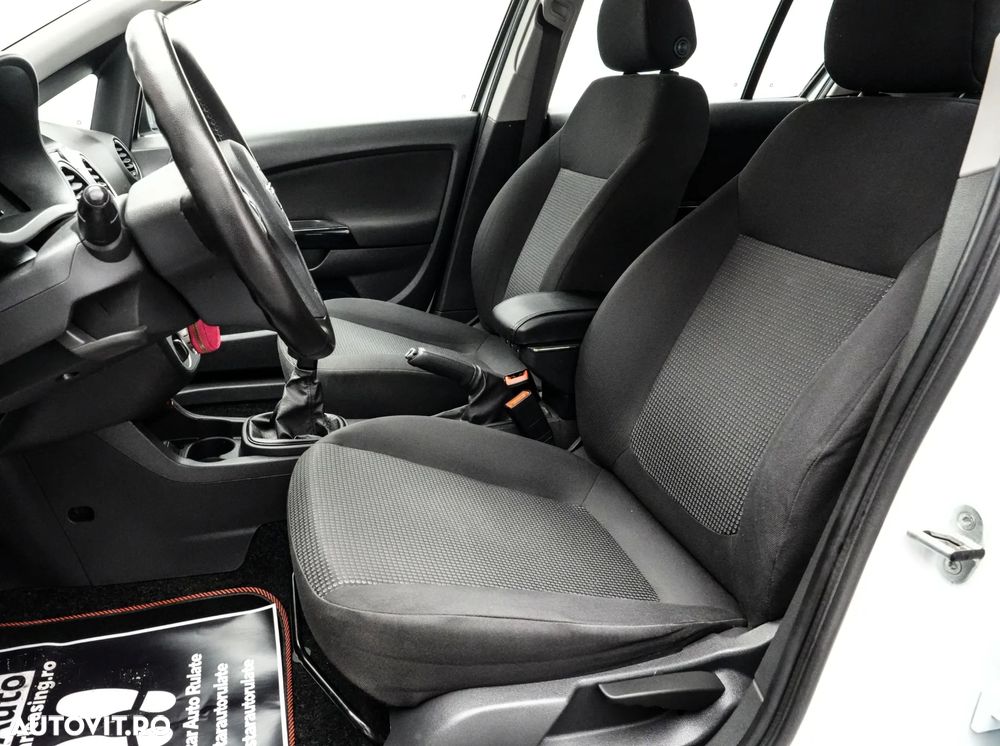 Opel Corsa 1.2 Essentia - 13