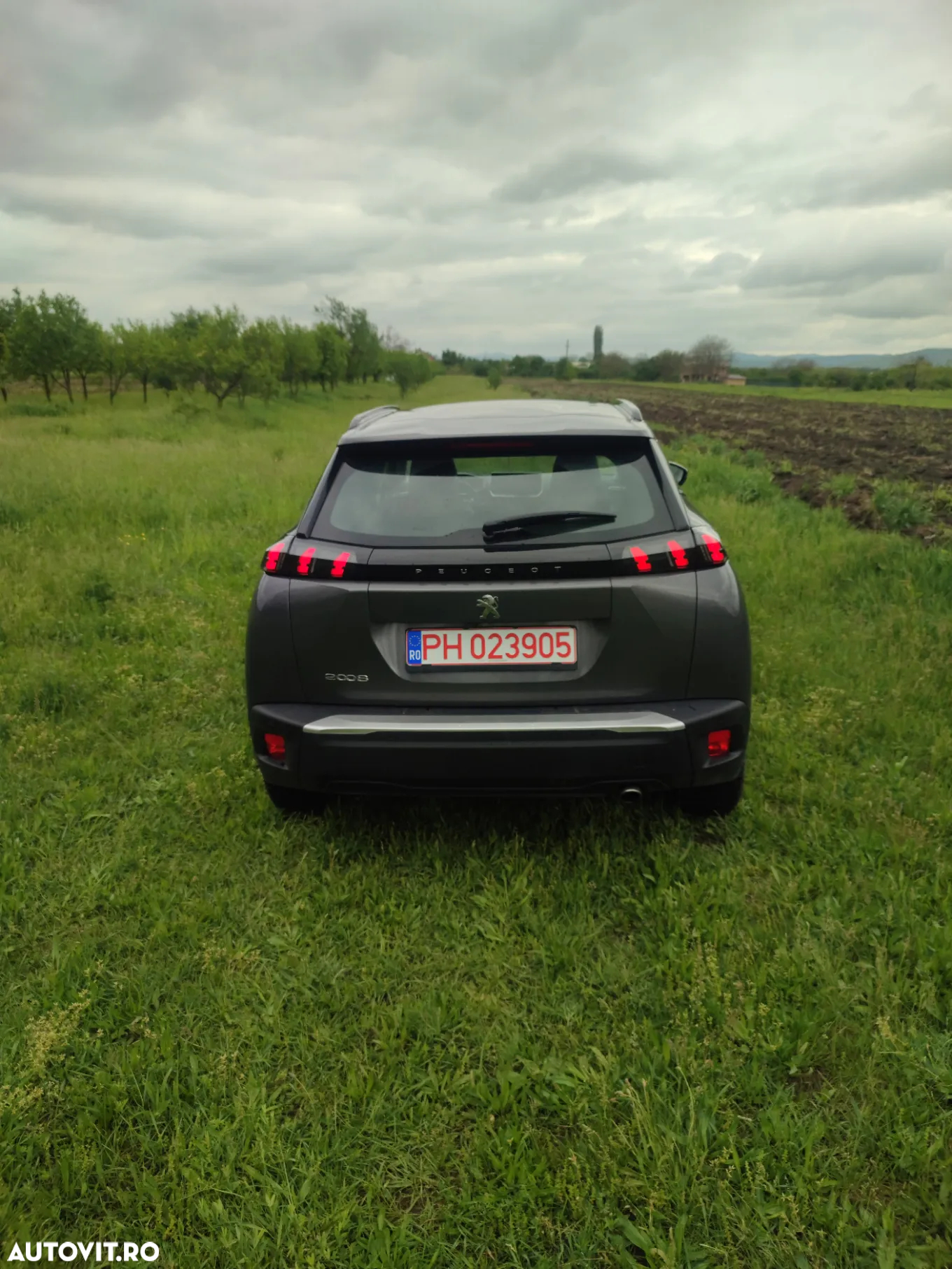 Peugeot 2008 1.5 BlueHDI 130 S&S EAT8 Allure - 5
