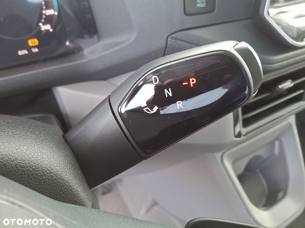 Volkswagen Crafter 35 furgon 177km Automat 3640 - 41