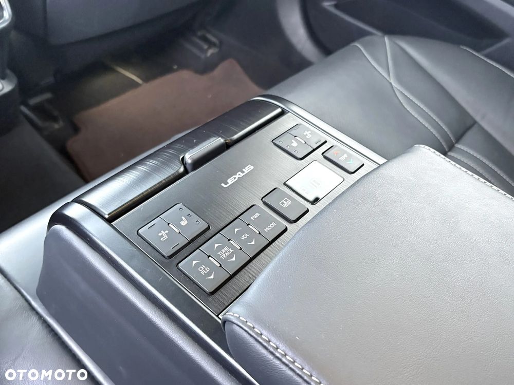 Lexus ES 300h Omotenashi - 25