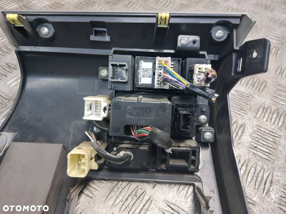 OSŁONA POD KIEROWNICĄ PRZEŁĄCZNIK LUSTEREK SUBARU LEGACY V 66075AJ010 - 4
