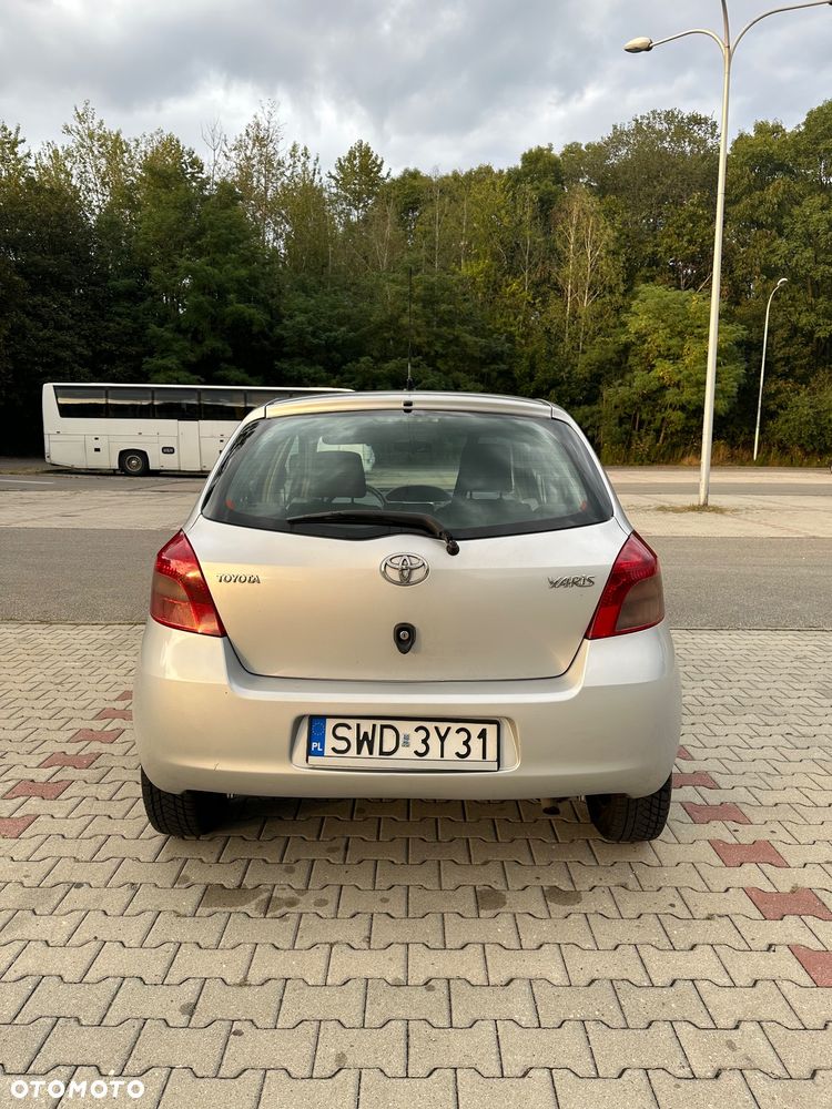 Toyota Yaris 1.3 Luna A/C - 3
