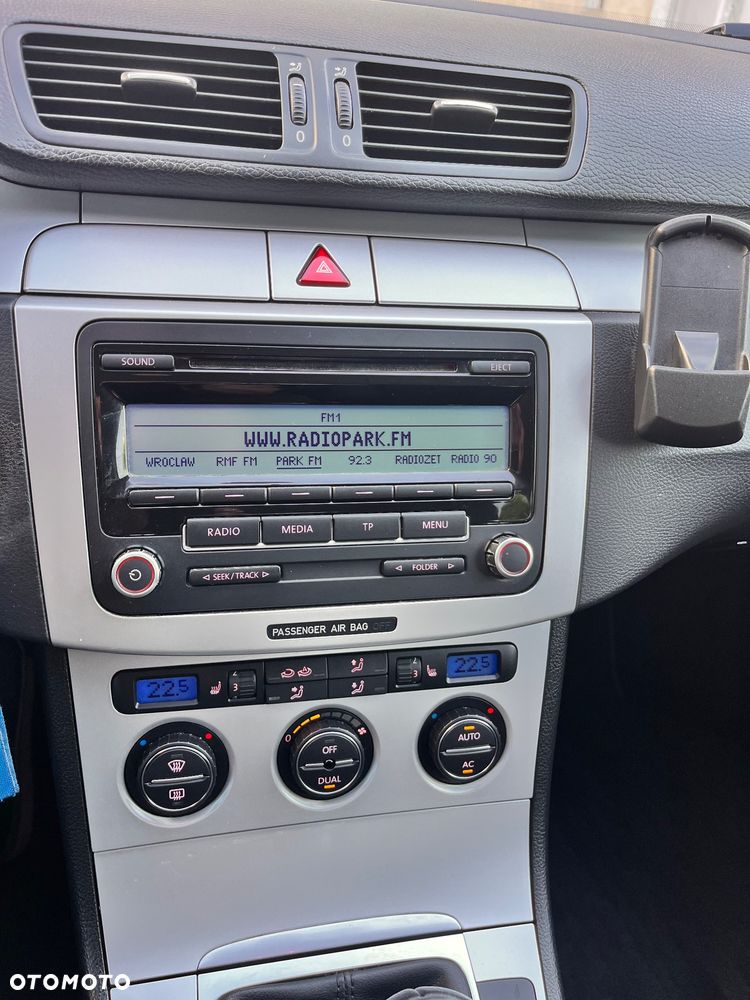 Volkswagen Passat - 31