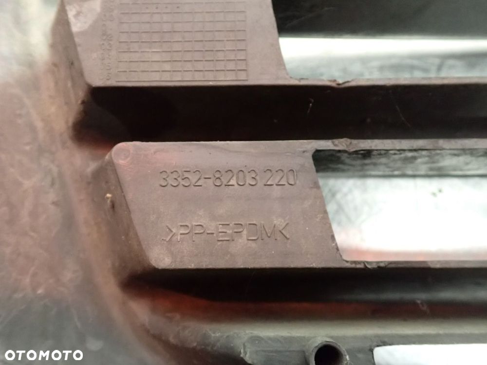 GRILL ATRAPA DAEWOO LUBLIN III 3352-8203220 - 11