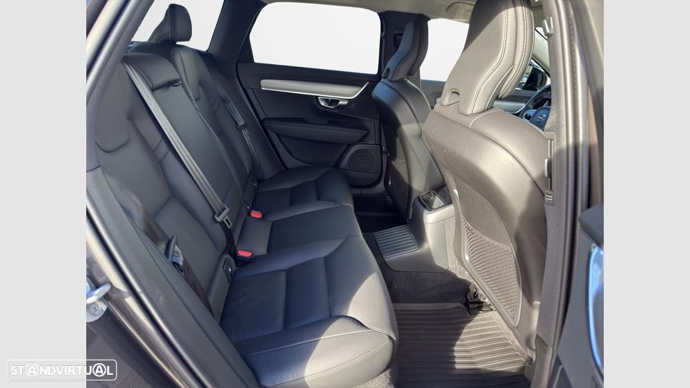 Volvo V90 2.0 T6 PHEV Plus Dark AWD - 17