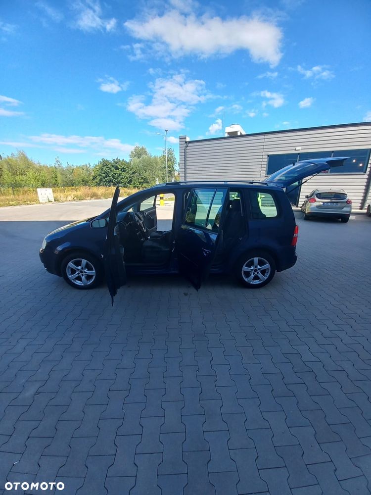 Volkswagen Touran - 17