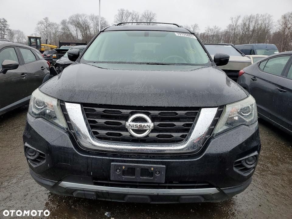 Nissan Pathfinder - 2