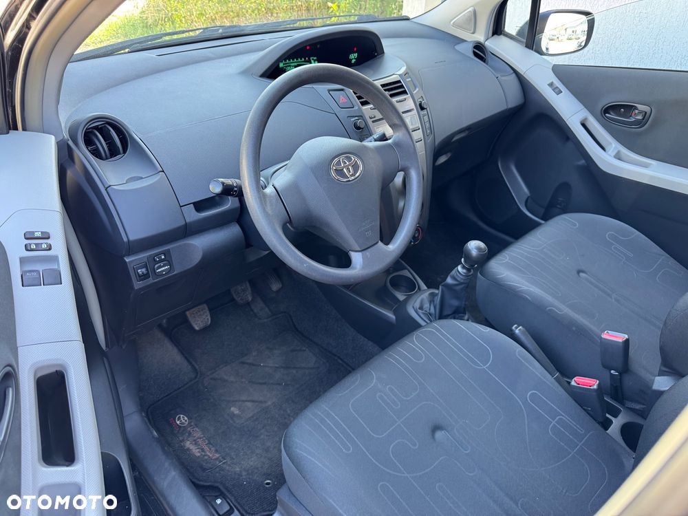 Toyota Yaris 1.33 VVT-i Cool - 12