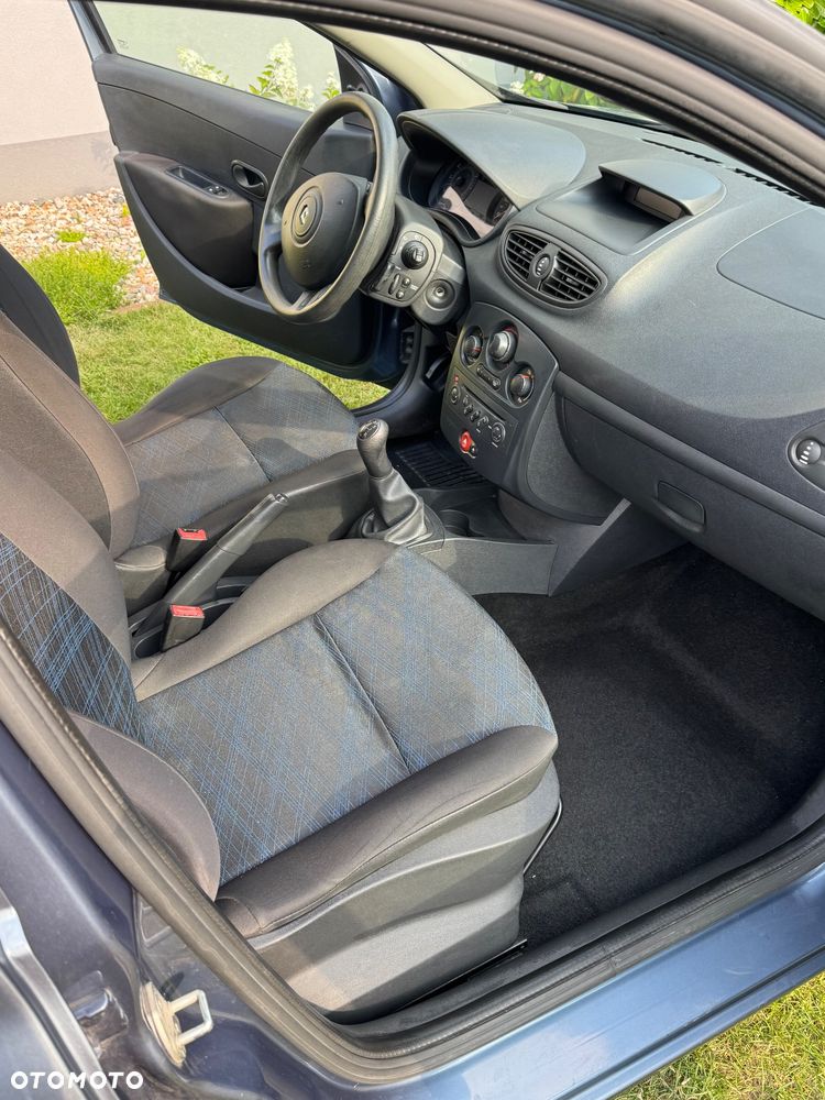 Renault Clio 1.2 16V All Inclusive - 11