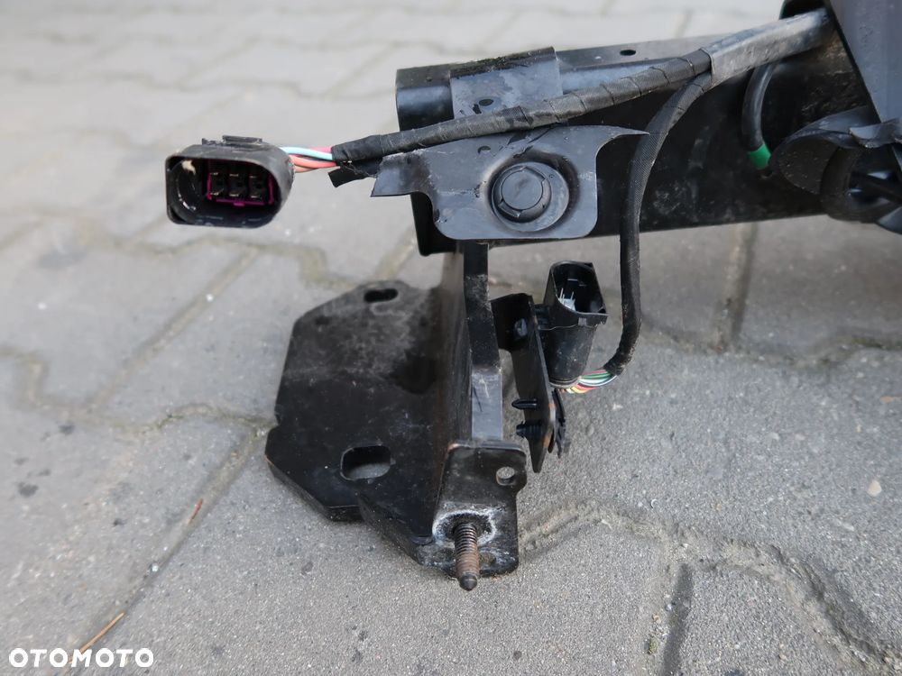 Hak holowniczy BMW X4 G02 Uszkodzony - 4