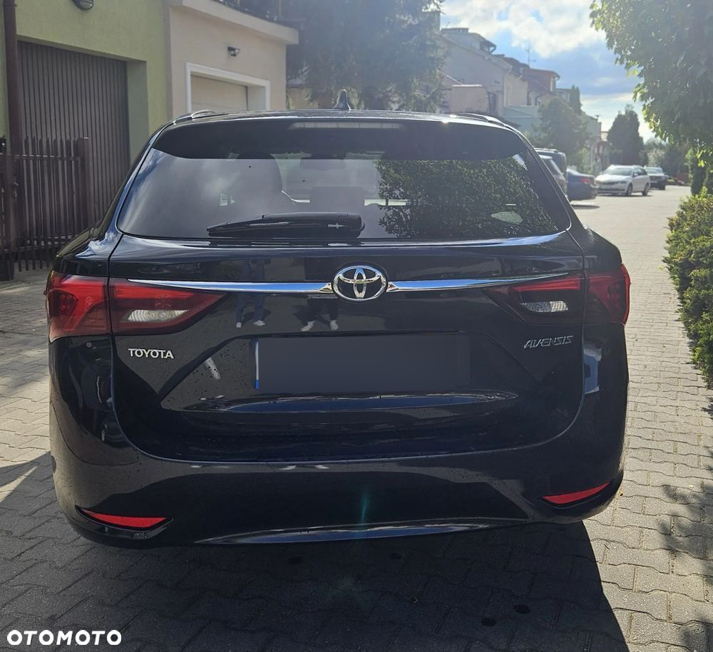 Toyota Avensis 2.0 D-4D Premium - 6