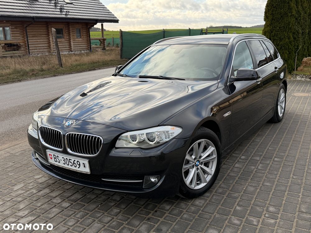 BMW Seria 5 528i xDrive Sport-Aut Luxury Line - 1