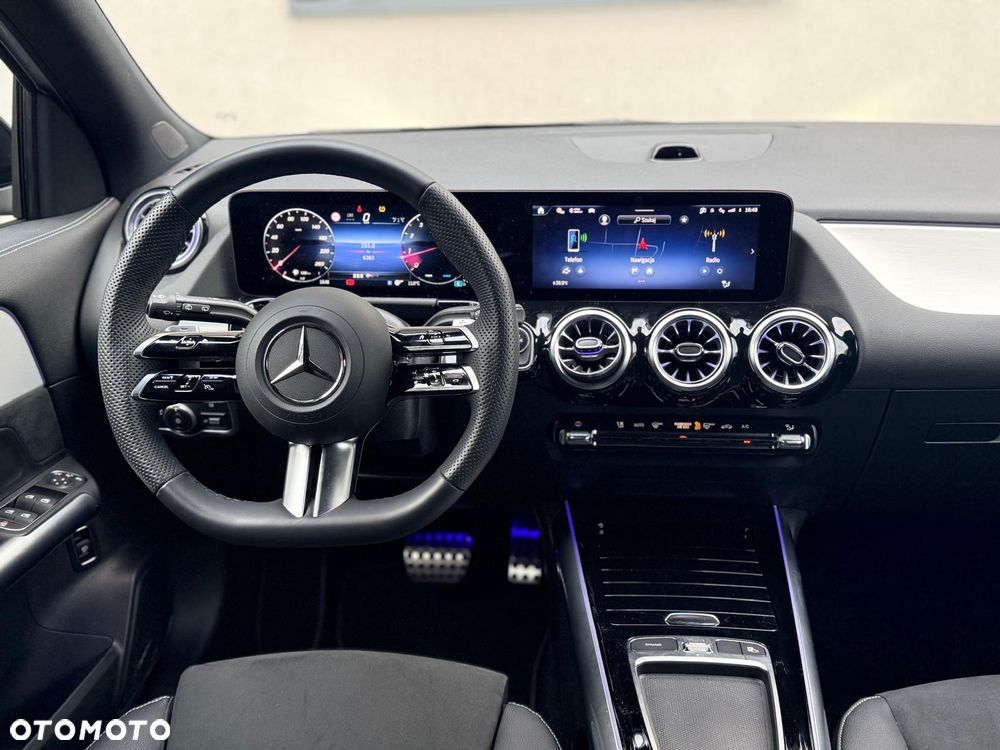 Mercedes-Benz GLA - 22