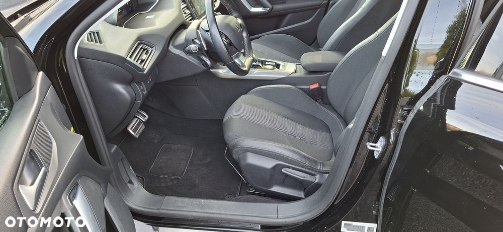 Peugeot 308 1.5 BlueHDi Active Pack Business S&S EAT8 - 20