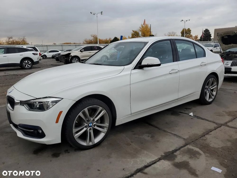 BMW Seria 3 330i GPF Advantage - 1
