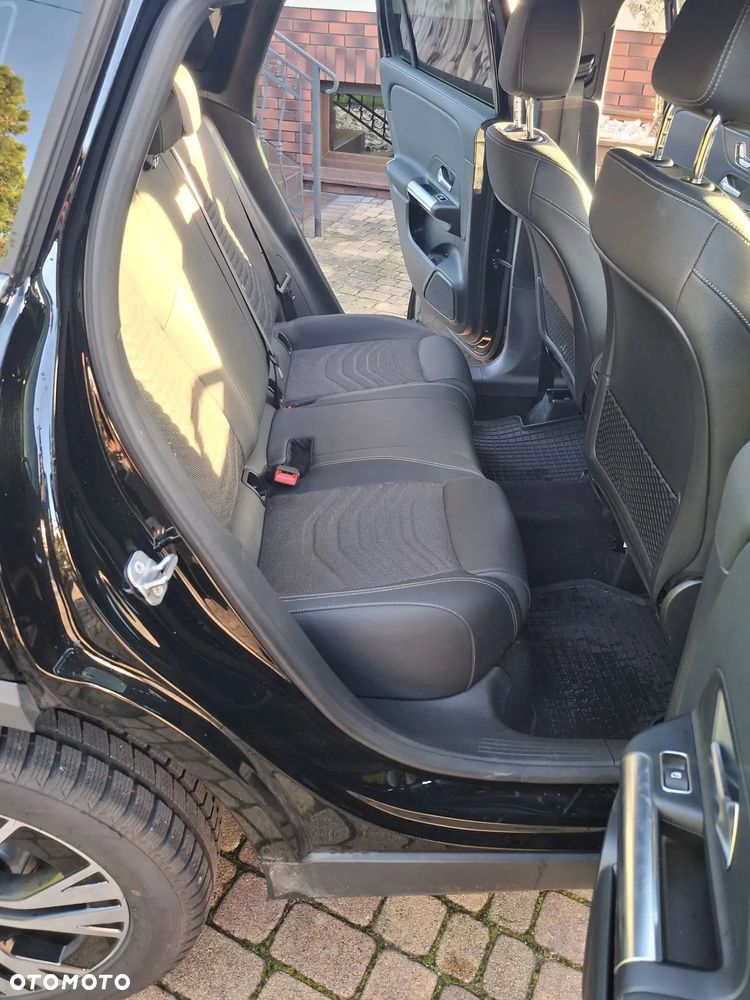 Mercedes-Benz GLA 180 d Progressive 8G-DCT - 15