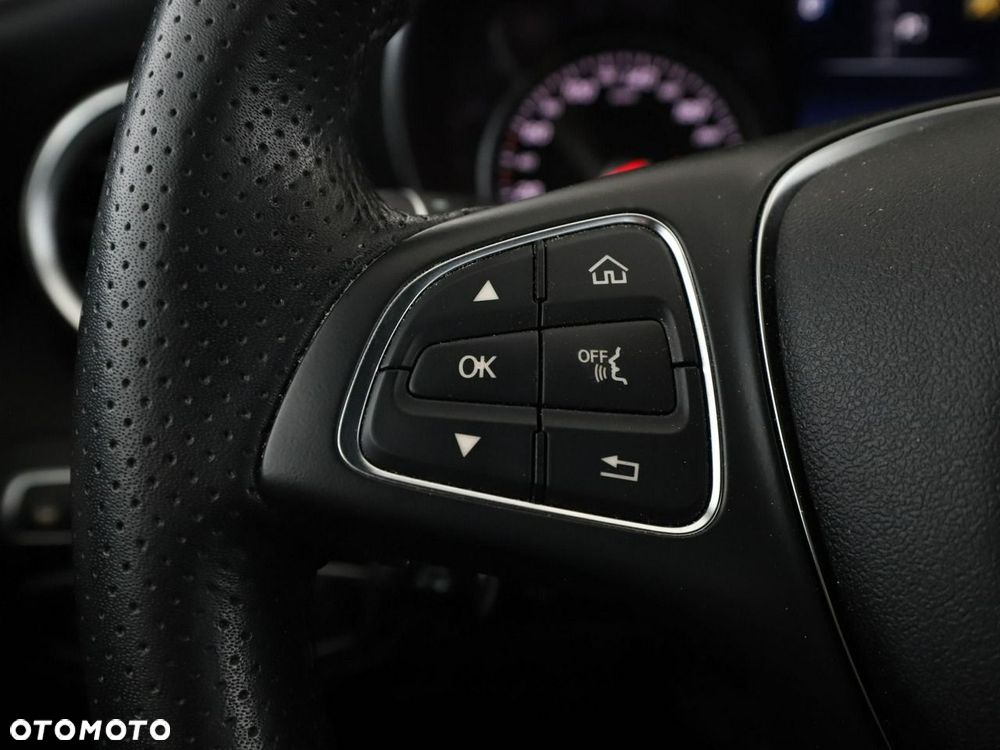 Mercedes-Benz Klasa C 200 4Matic 9G-TRONIC Avantgarde - 32