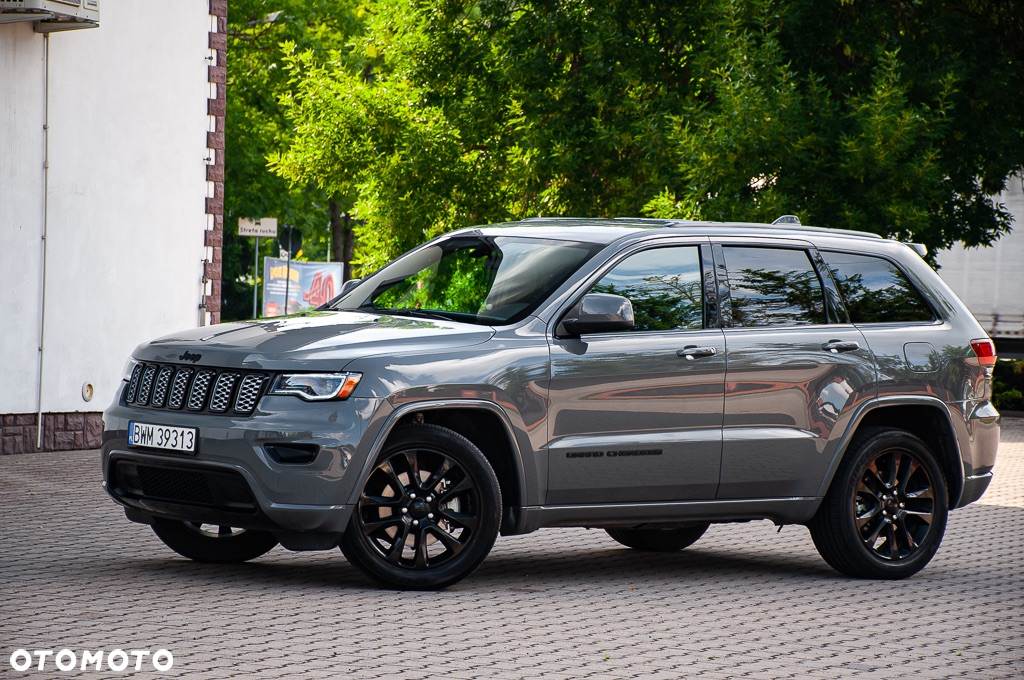 Jeep Grand Cherokee - 29
