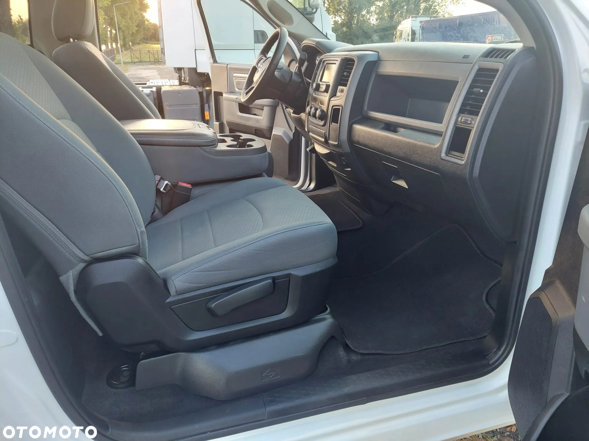 Dodge RAM 1500 5.7 4x4 - 20