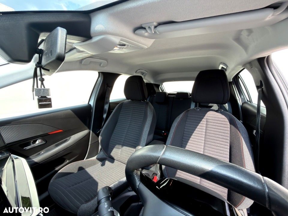 Peugeot 208 - 23