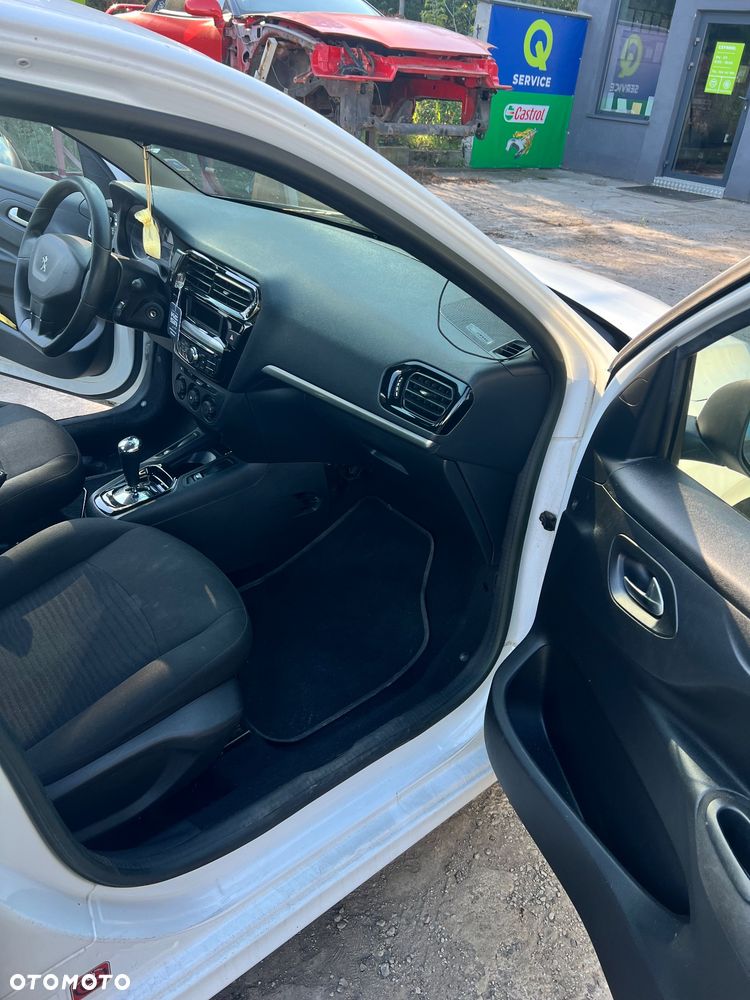 Peugeot 301 1.2 Pure Tech Active S&S ETG - 6