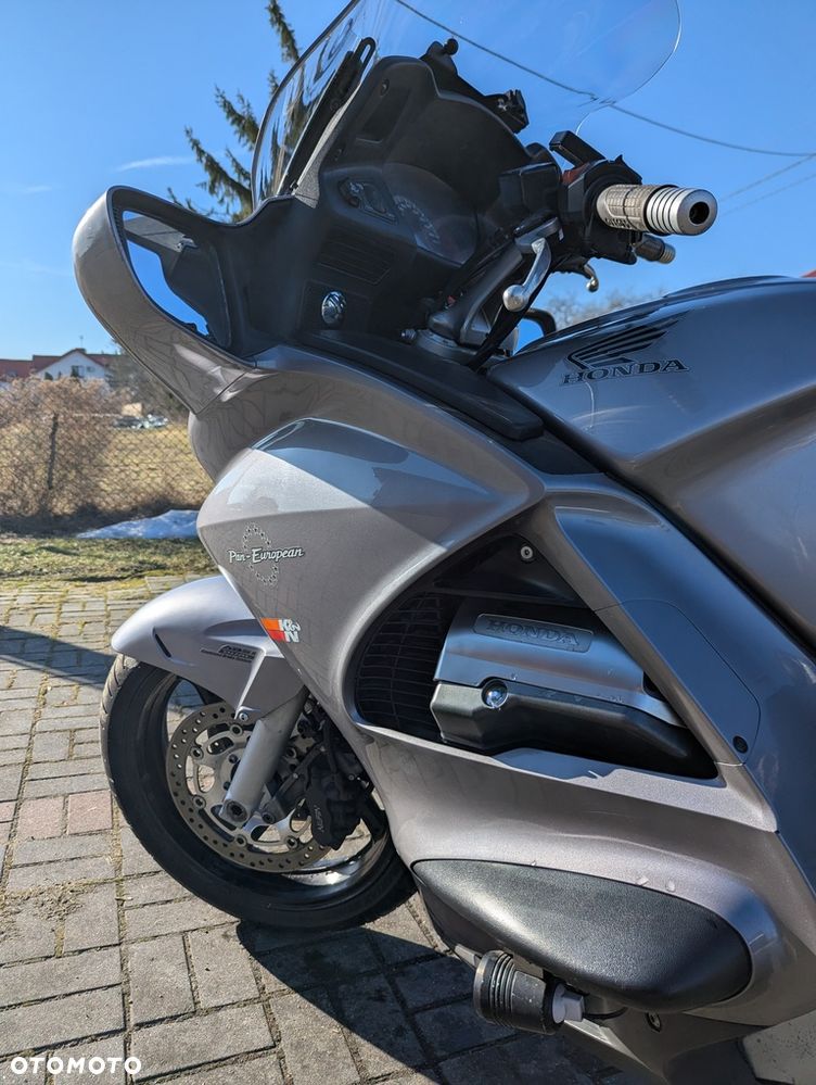 Honda ST - 25