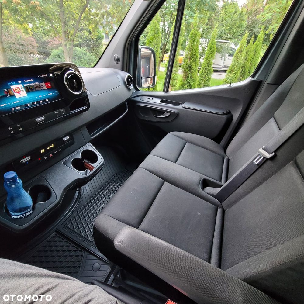 Mercedes-Benz Sprinter - 14