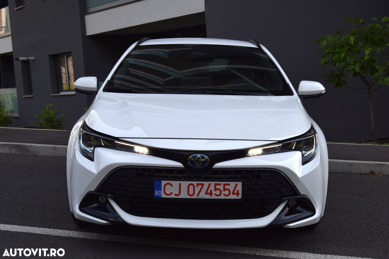 Toyota Corolla 1.8 HSD Business - 32