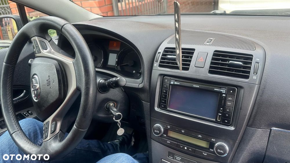 Toyota Avensis 2.0 D-4D 2010 - 15
