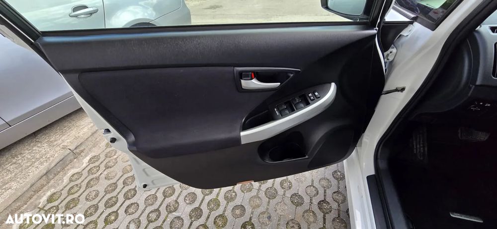 Toyota Prius - 10