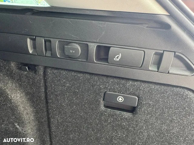 Skoda Superb Combi 2.0 TDI DSG Style - 32