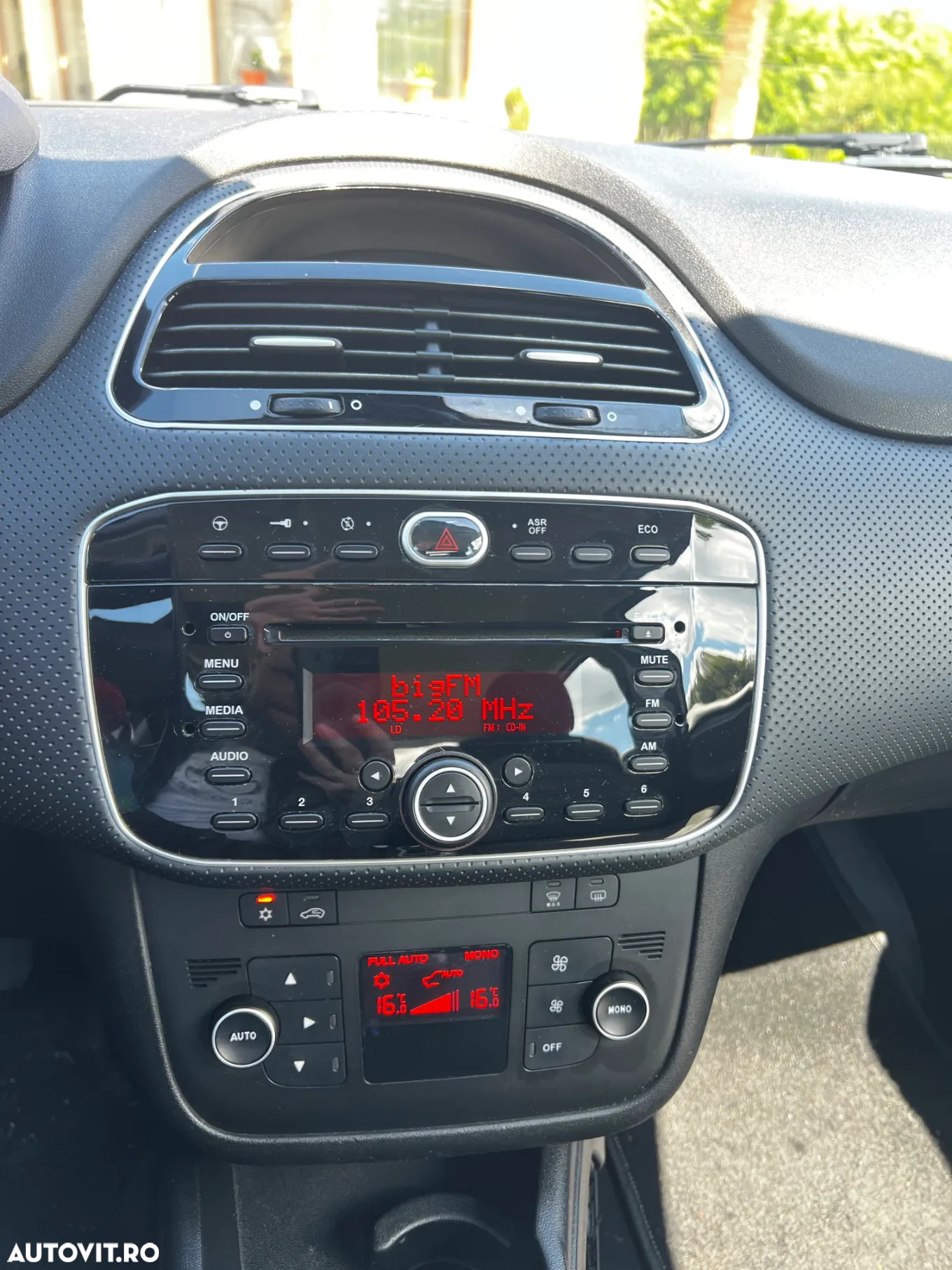 Fiat Punto 1.4 8V Dualogic Dynamic Start&Stop - 24