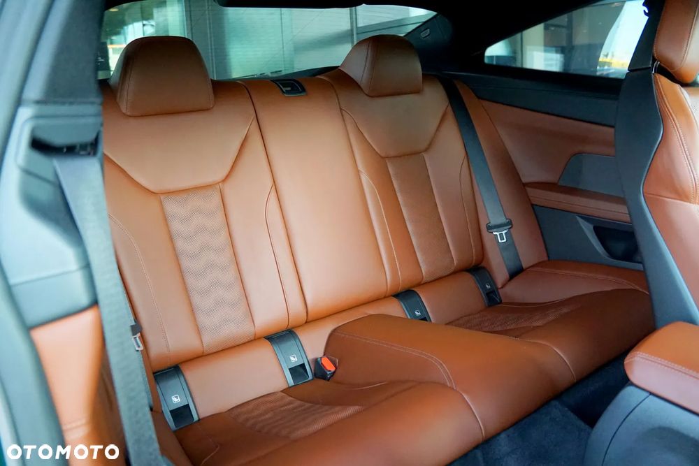 BMW M4 Competition M xDrive - 26