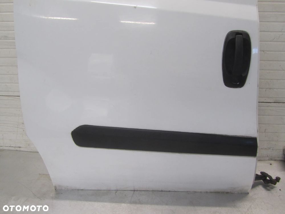 Drzwi Prawy Bok Opel Combo 2011- - 2