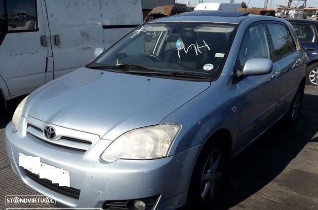 Toyota Corolla E12 2.0 D4D de 2006 disponível para peças - 2